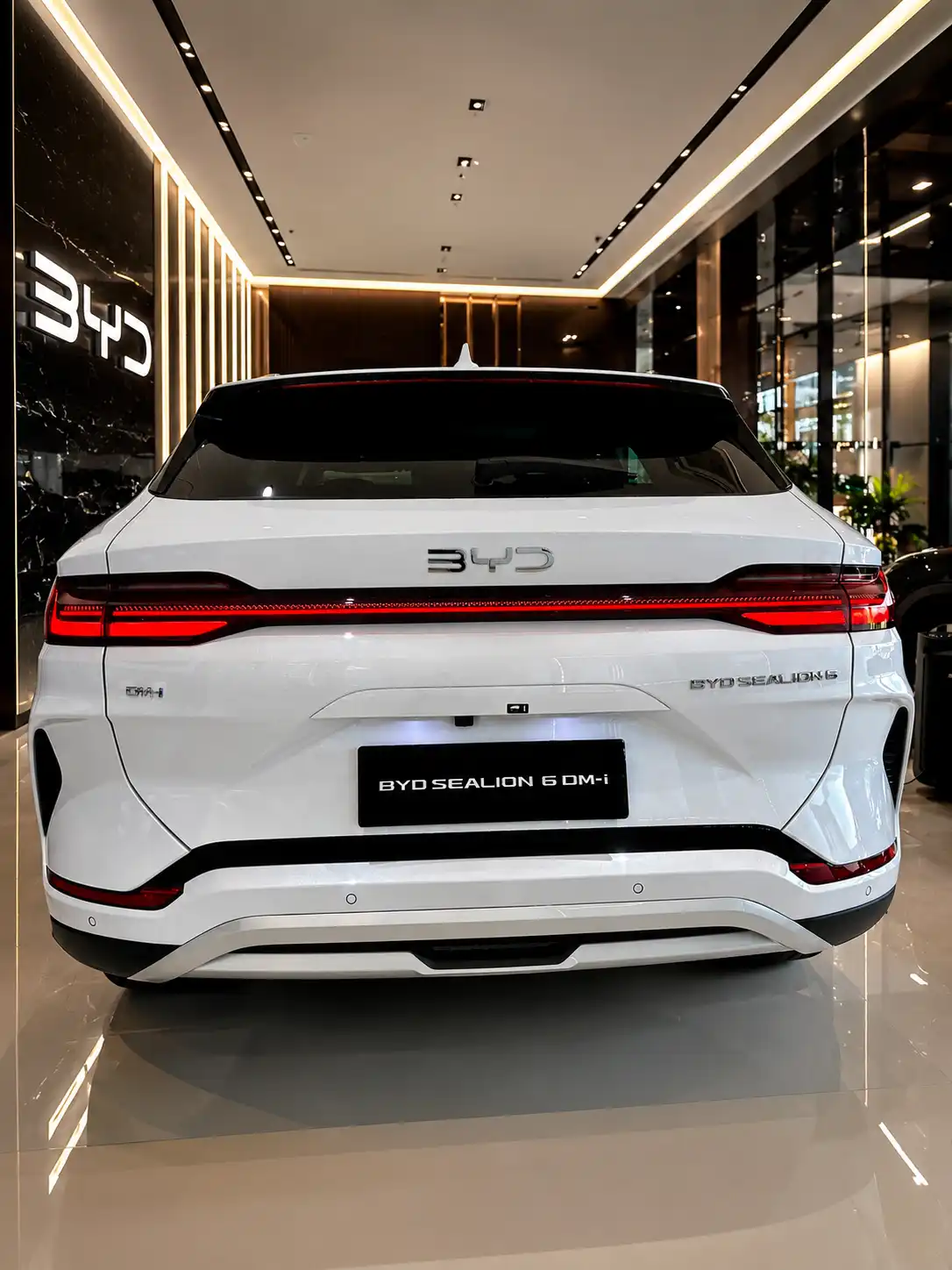 BYD Sealion 6 DM-i มุมด้านหลัง